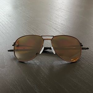 Women’s Oakley Contrail Polarized Aviators